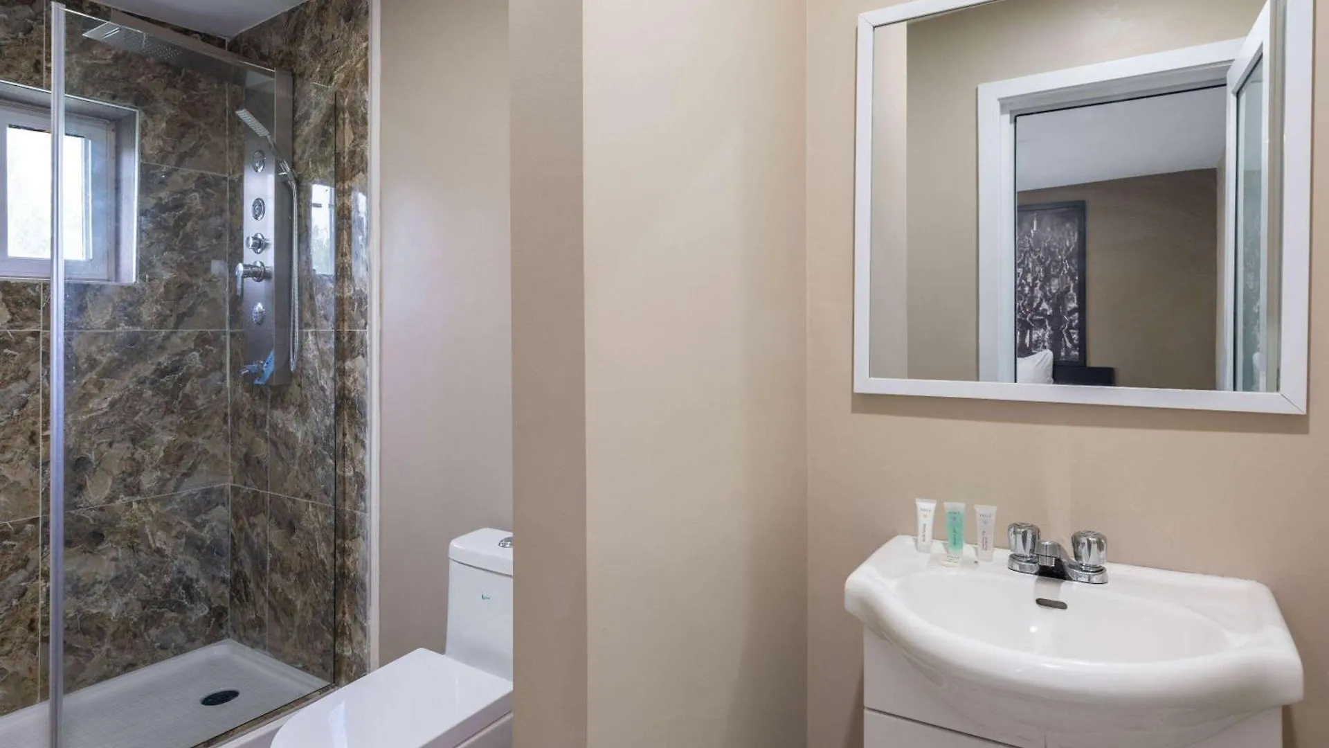 Motel Super 8 By Wyndham Niagara Falls On