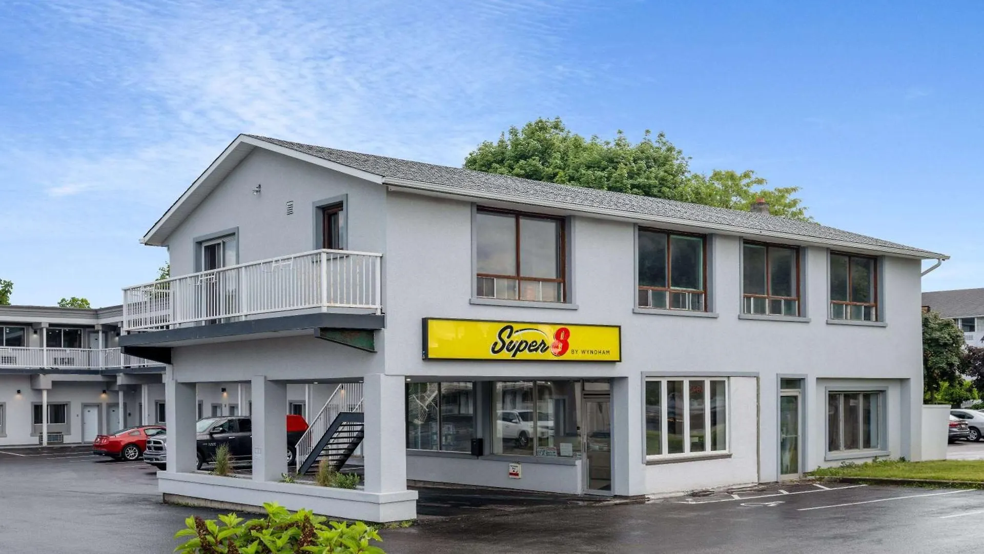 ** Motel Super 8 By Wyndham Niagara Falls On Canadá